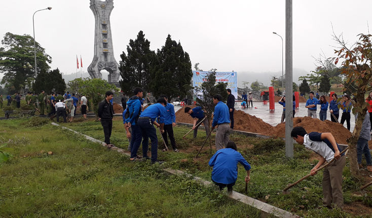 Tuyên Hóa: Sôi nổi các hoạt động Tháng Thanh niên