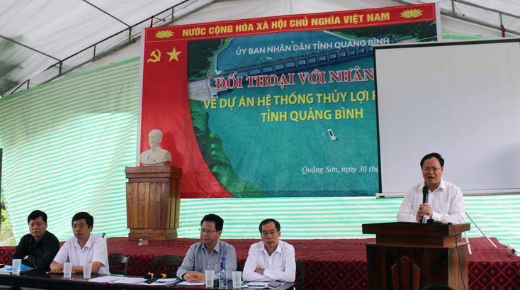 Đối thoại với nhân dân về dự án hệ thống thủy lợi Rào Nan