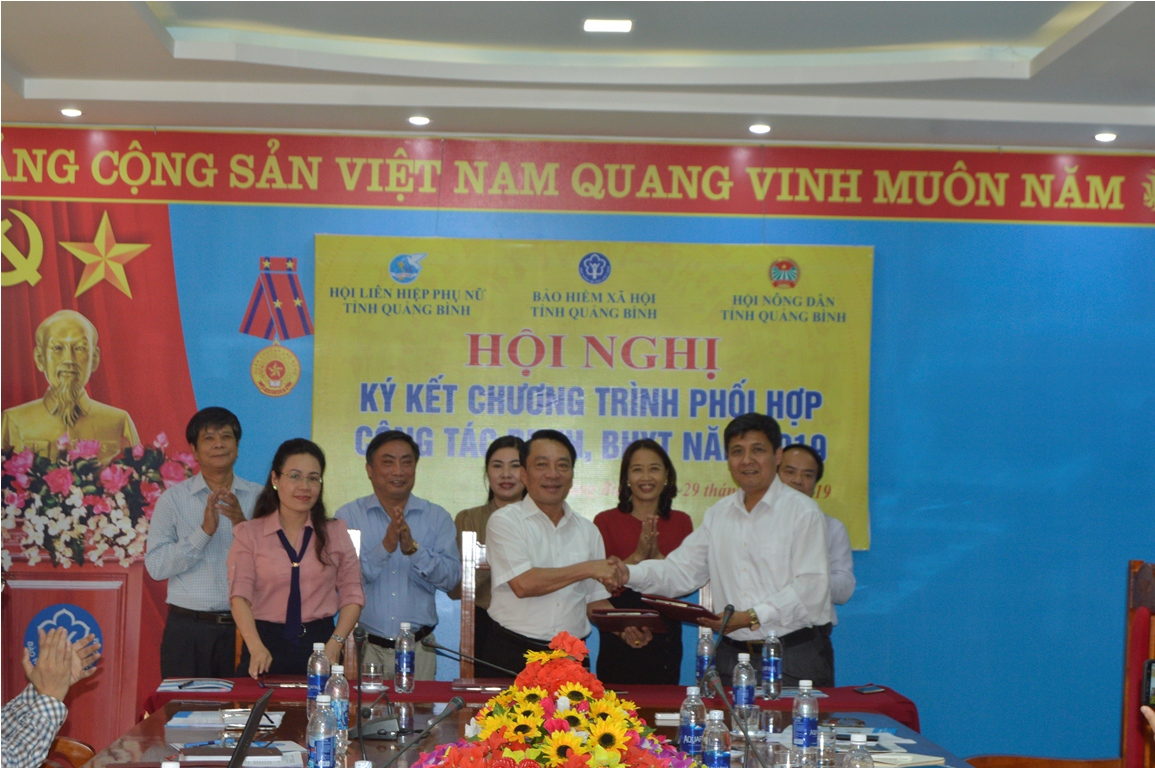 Ký kết chương trình phối hợp công tác BHXH, BHYT năm 2019