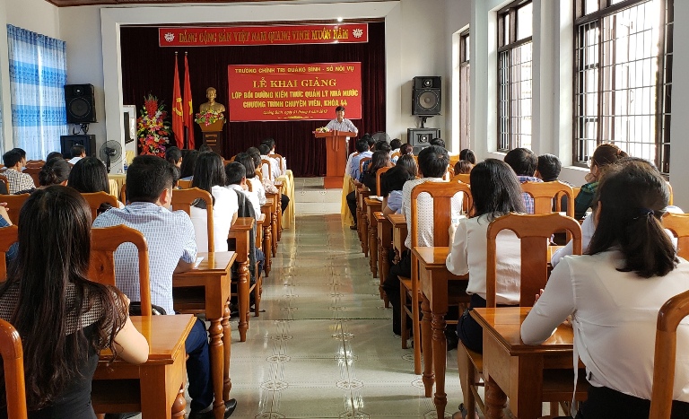 Khai giảng lớp bồi dưỡng kiến thức quản lý Nhà nước chương trình chuyên viên, khóa 44