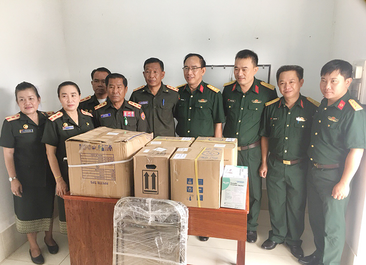 Bộ CHQS tỉnh:  Tập huấn nghiệp vụ cho cán bộ, nhân viên quân y tỉnh Khăm Muộn