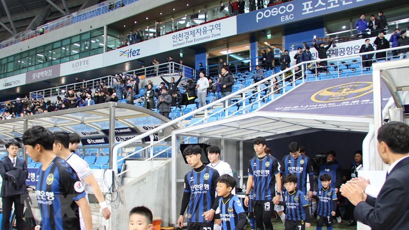 Công Phượng lần đầu tiên được đá chính cho Incheon United của Hàn Quốc