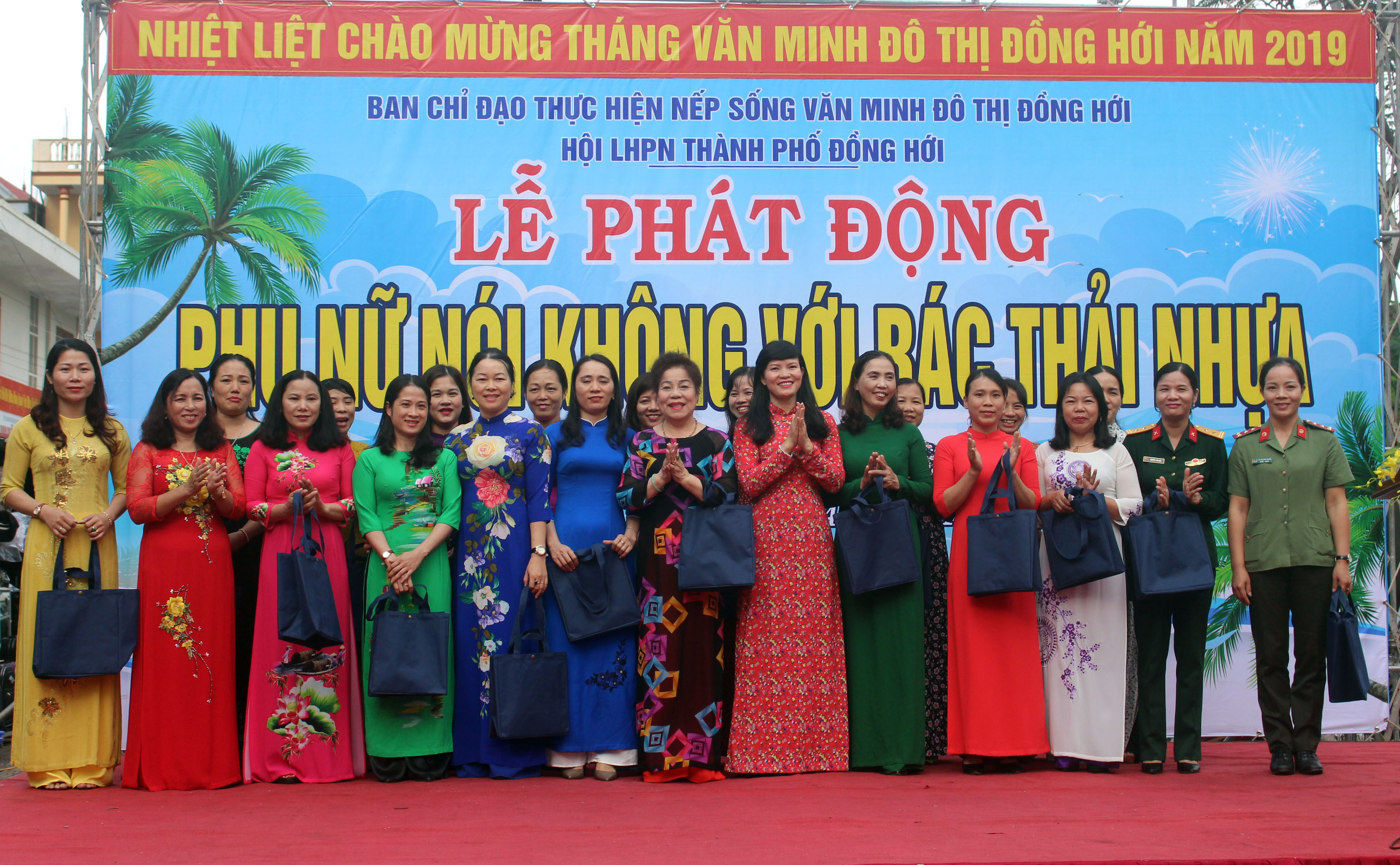 "Phụ nữ Đồng Hới nói không với rác thải nhựa"