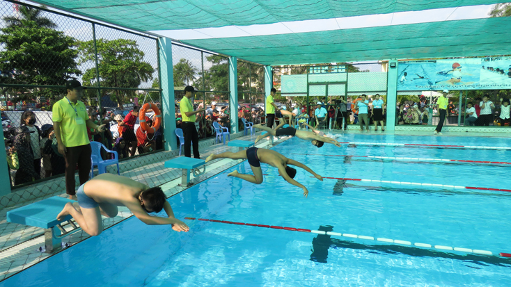 Giải bơi lội học sinh tiểu học và THCS TP. Đồng Hới năm 2019