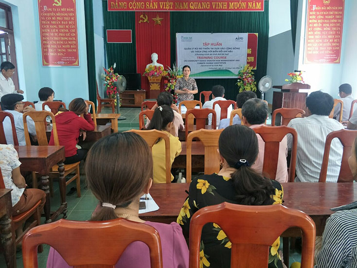 Tập huấn "Vệ sinh môi trường và nước sạch cho các hộ gia đình"