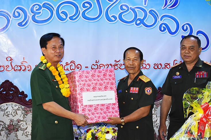 Bộ chỉ huy BĐBP Quảng Bình:  Thăm, chúc Tết Bunpimay lực lượng Quân sự, An ninh tỉnh Savannakhet và Khăm Muộn