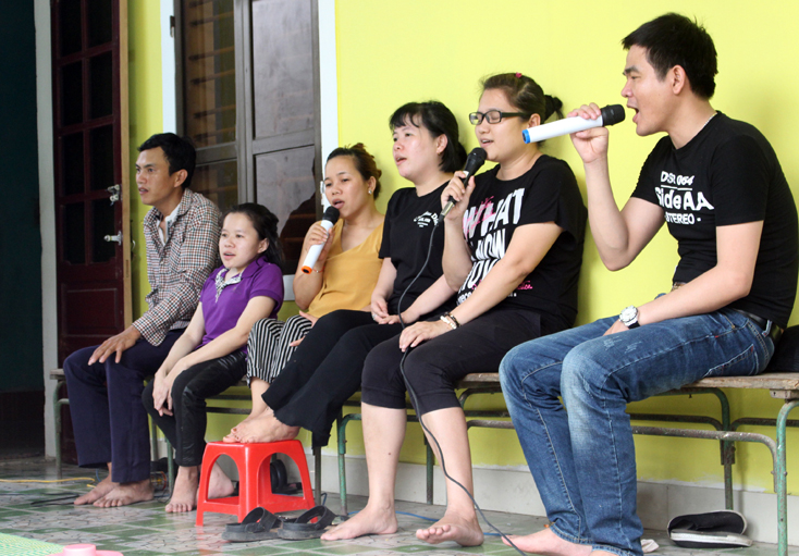 Người với người sống để yêu nhau!