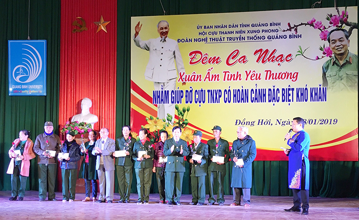 "Lúc trẻ xông pha, về già mẫu mực"