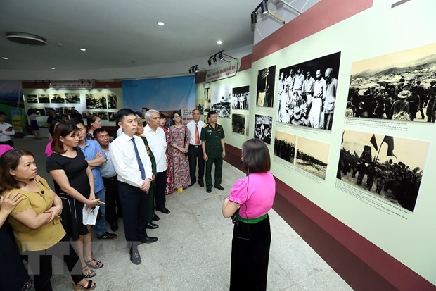 Khai mạc triển lãm "Điện Biên Phủ-Một thiên sử vàng"