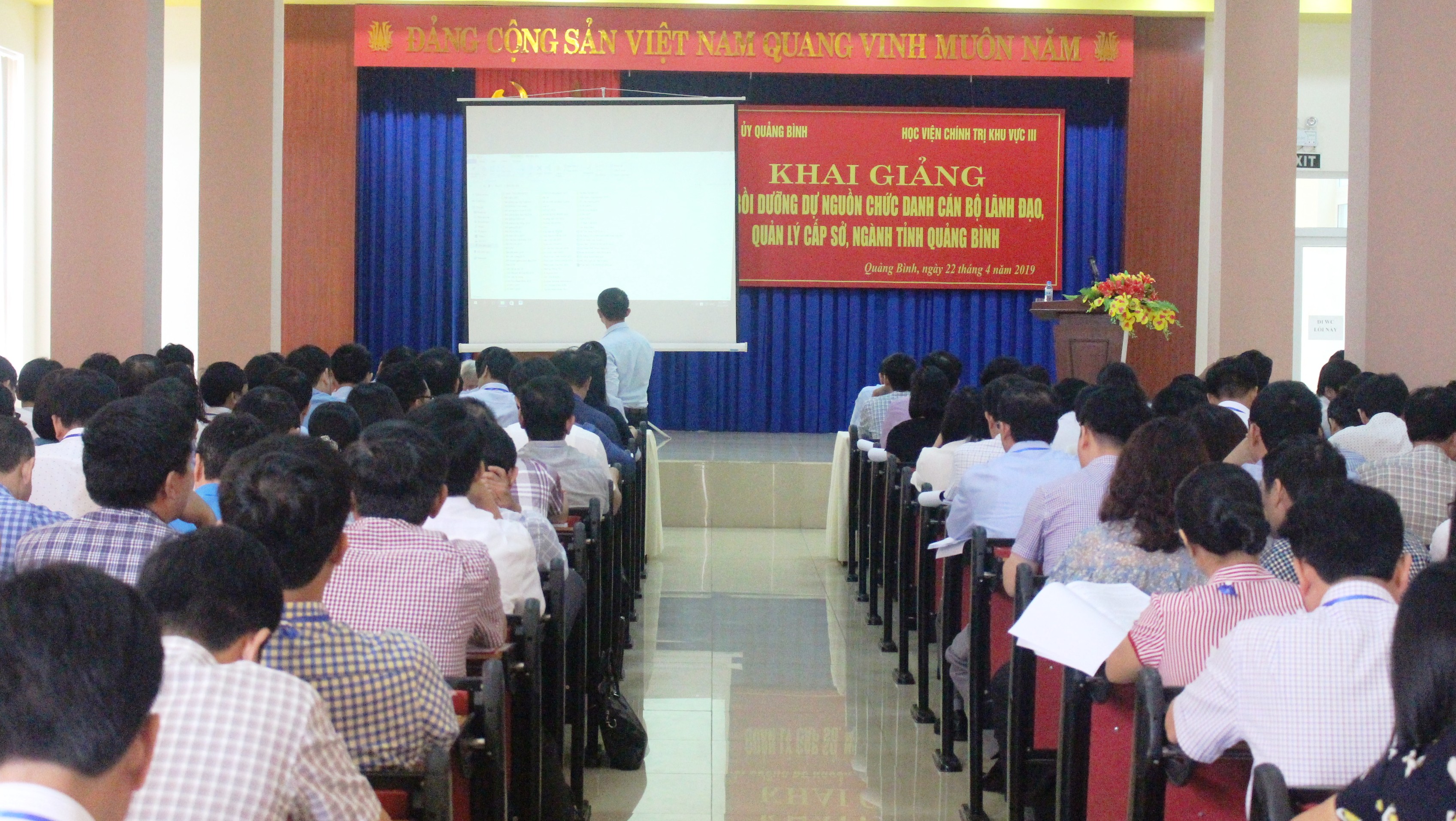 Khai giảng lớp bồi dưỡng dự nguồn chức danh cán bộ lãnh đạo, quản lý cấp sở, ngành tỉnh Quảng Bình