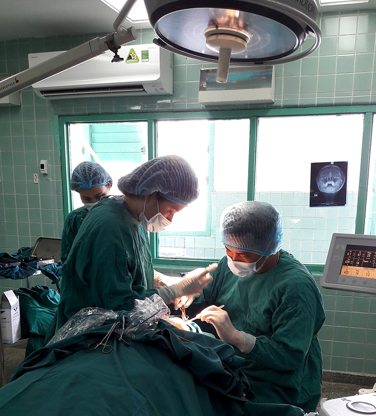 Cứu sống và tạo hình khuôn mặt bệnh nhân bị dập nát
