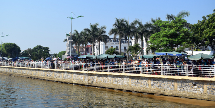 TP. Đồng Hới: Lễ hội đua thuyền truyền thống trên sông Nhật Lệ năm 2019