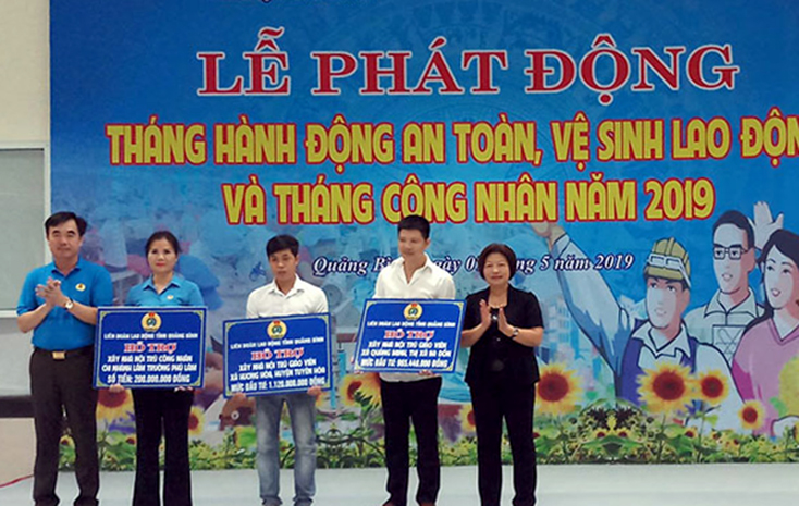 Phát động "Tháng hành động an toàn, vệ sinh lao động" và "Tháng công nhân" năm 2019