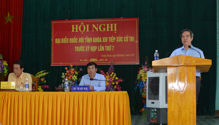 Đại biểu Quốc hội tiếp xúc cử tri tại huyện Bố Trạch