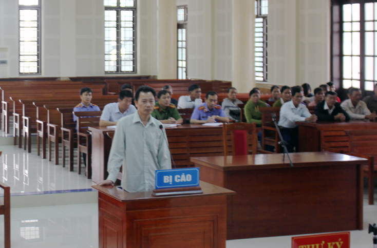 17 năm tù cho người chồng giết vợ