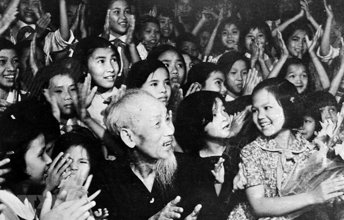 Di chúc Chủ tịch Hồ Chí Minh: Ngọn đuốc soi đường cách mạng Việt Nam