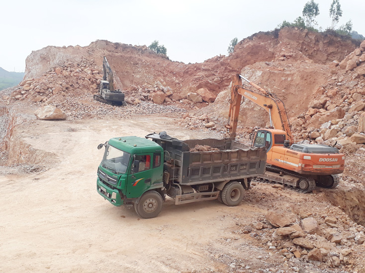 Chính quyền dung túng cho tình trạng khai thác đất trái phép?
