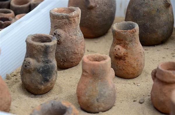 Phát hiện hơn 2.200 mảnh gốm và vật dụng thời kỳ tiền Inca