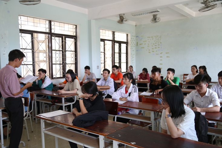 Sáng nay, hơn 10.400 thí sinh Quảng Bình chính thức bước vào kỳ thi THPT quốc gia 2019