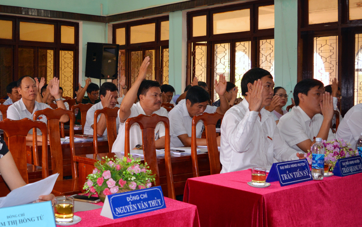 Bố Trạch: HĐND huyện thông qua các nghị quyết quan trọng