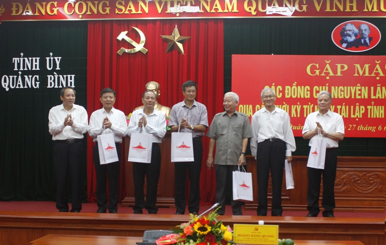 Gặp mặt các đồng chí nguyên lãnh đạo tỉnh qua các thời kỳ