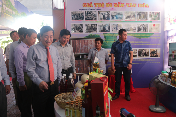 Khai mạc triển lãm 30 năm thành tựu kinh tế-xã hội tỉnh Quảng Bình