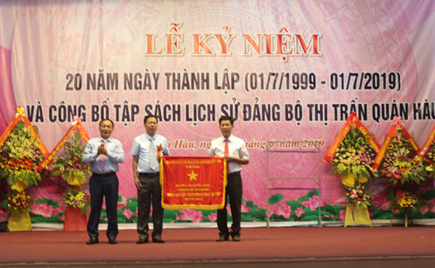 Quảng Ninh: Thị trấn Quán Hàu kỷ niệm 20 năm thành lập và công bố tập sách Lịch sử Đảng bộ