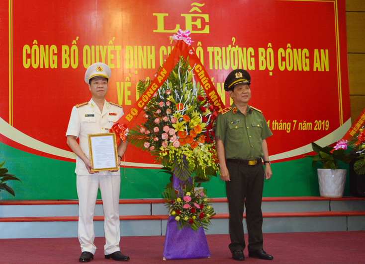 Công bố quyết định của Bộ trưởng Bộ Công an về công tác cán bộ