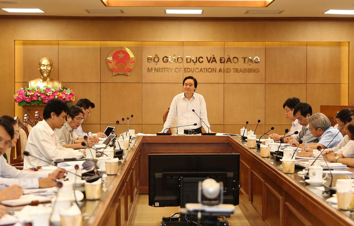 Bộ trưởng Bộ Giáo dục: 'Phải có sách giáo khoa chất lượng tốt nhất'