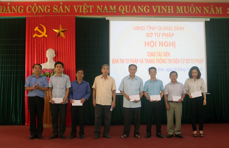 Hội nghị cộng tác viên Bản tin Tư pháp