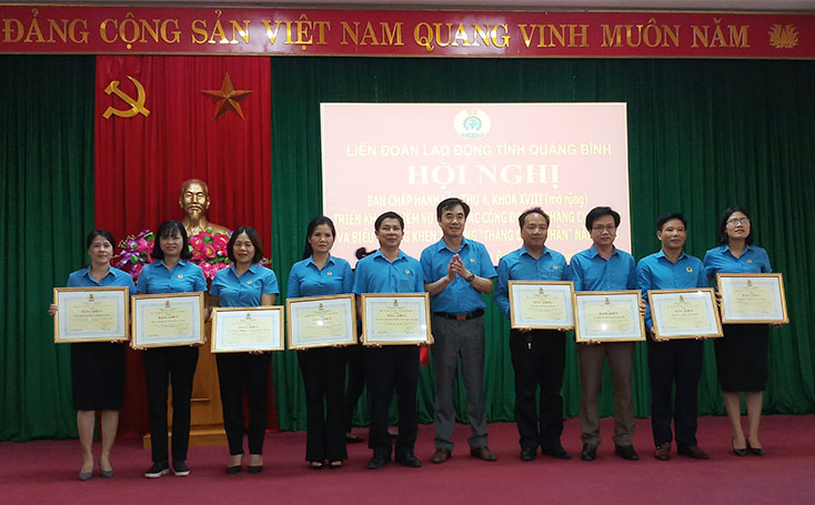Nhiều công trình nhà nội trú, trường học được xây dựng trong "Tháng công nhân"