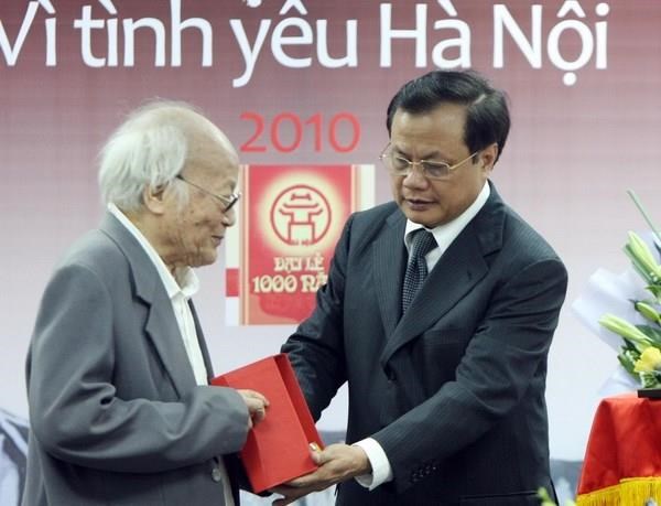 Nhà văn Tô Hoài-Cây đại thụ văn chương, một đời cần cù đi và viết