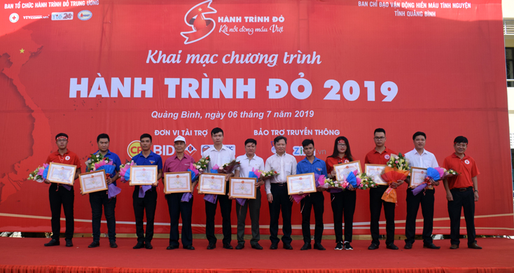 Chương trình "Hành trình đỏ-Kết nối dòng máu Việt" năm 2019: Nhiều hoạt động hưởng ứng ý nghĩa