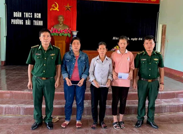 Đồn Biên phòng Nhật Lệ: Trao 87 suất quà cho người dân có hoàn cảnh khó khăn