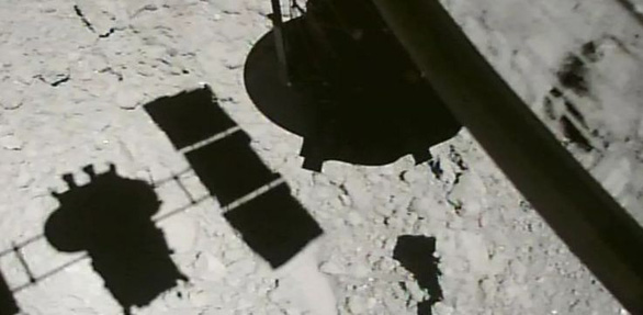 Tàu thám hiểm Nhật hạ cánh xuống tiểu hành tinh Ryugu nghi có nước