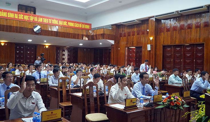 HĐND tỉnh thông qua 10 nghị quyết và bế mạc kỳ họp