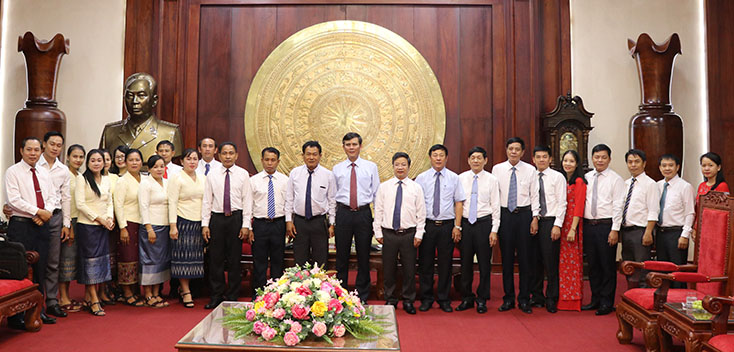 Thường trực Tỉnh ủy tiếp xã giao đoàn công tác Ban Tuyên huấn tỉnh Khăm Muộn