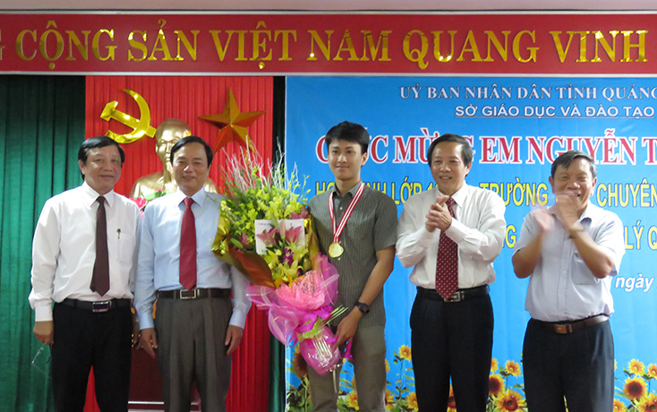 Hành trình 30 năm vượt khó "trồng người"