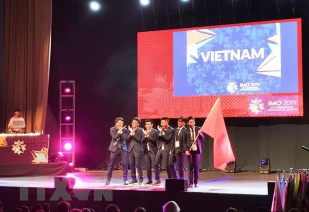 Chủ tịch Hội đồng IMO ca ngợi mô hình đào tạo Toán học của Việt Nam