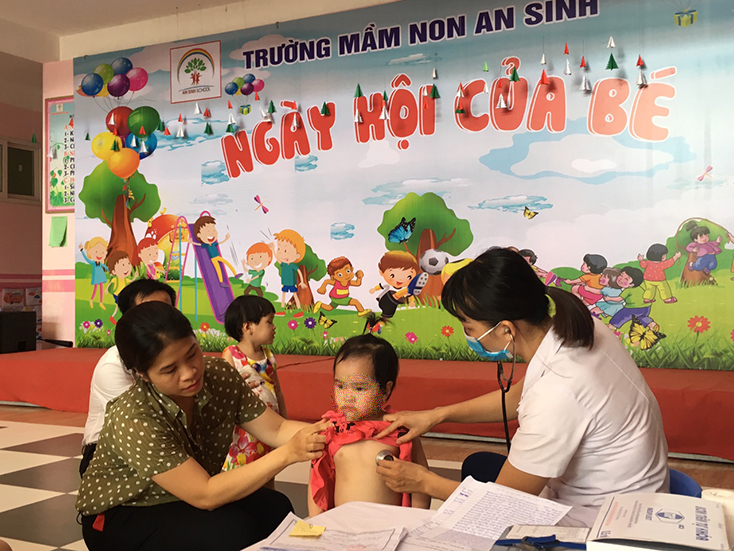 Đẩy mạnh chiến dịch tiêm chủng vắc xin sởi - rubella