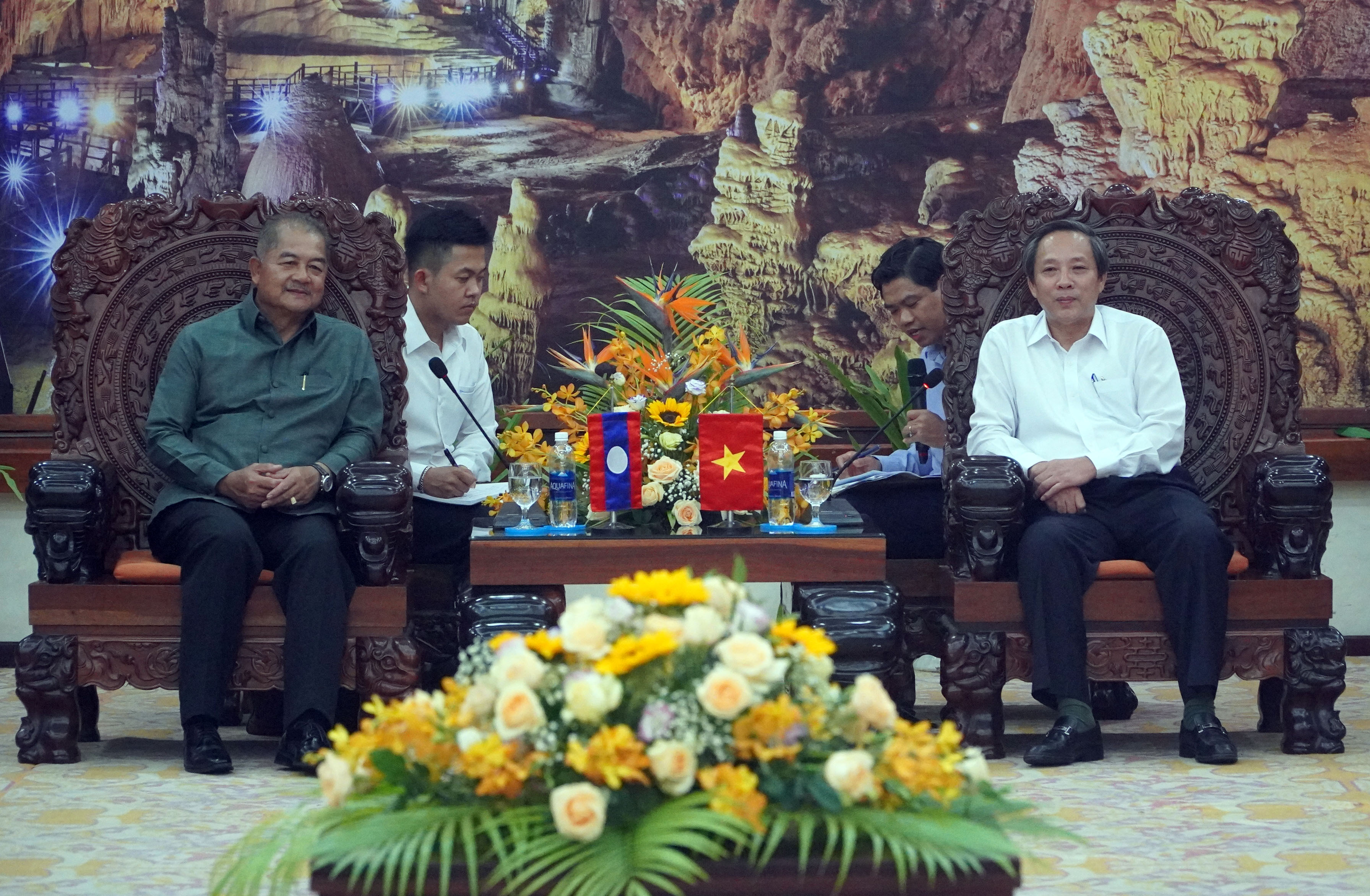 Lãnh đạo tỉnh chào xã giao Đoàn đại biểu Đảng Nhân dân Cách mạng Lào