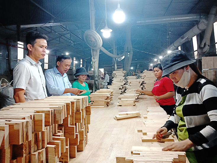 Nghĩa tình miền đất đỏ