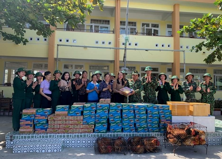 Hội LHPN tỉnh tổ chức chương trình "Bát nước thao trường"