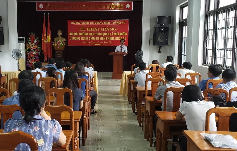 Khai giảng lớp bồi dưỡng kiến thức quản lý Nhà nước chương trình chuyên viên chính, khóa 15