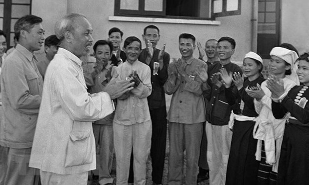 Khai mạc triển lãm 'Di chúc của Bác - Nguồn sáng dẫn đường'