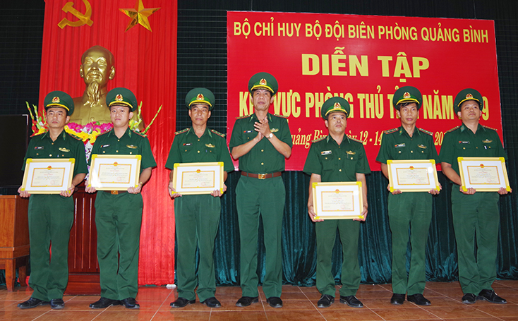 BĐBP Quảng Bình:  Rút kinh nghiệm và trao thưởng đợt diễn tập khu vực phòng thủ năm 2019