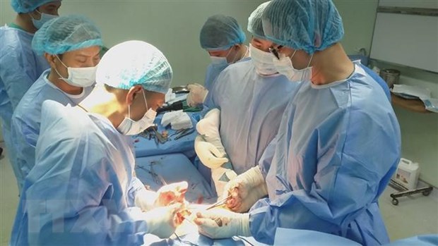 Cứu sống bệnh nhân bị vỡ tim, gãy hàng loạt xương sườn