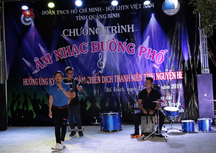 Sôi nổi chương trình "Âm nhạc đường phố"