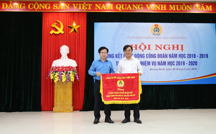 Làm tốt công tác hỗ trợ giáo dục miền núi, vùng sâu, vùng xa, vùng đặc biệt khó khăn