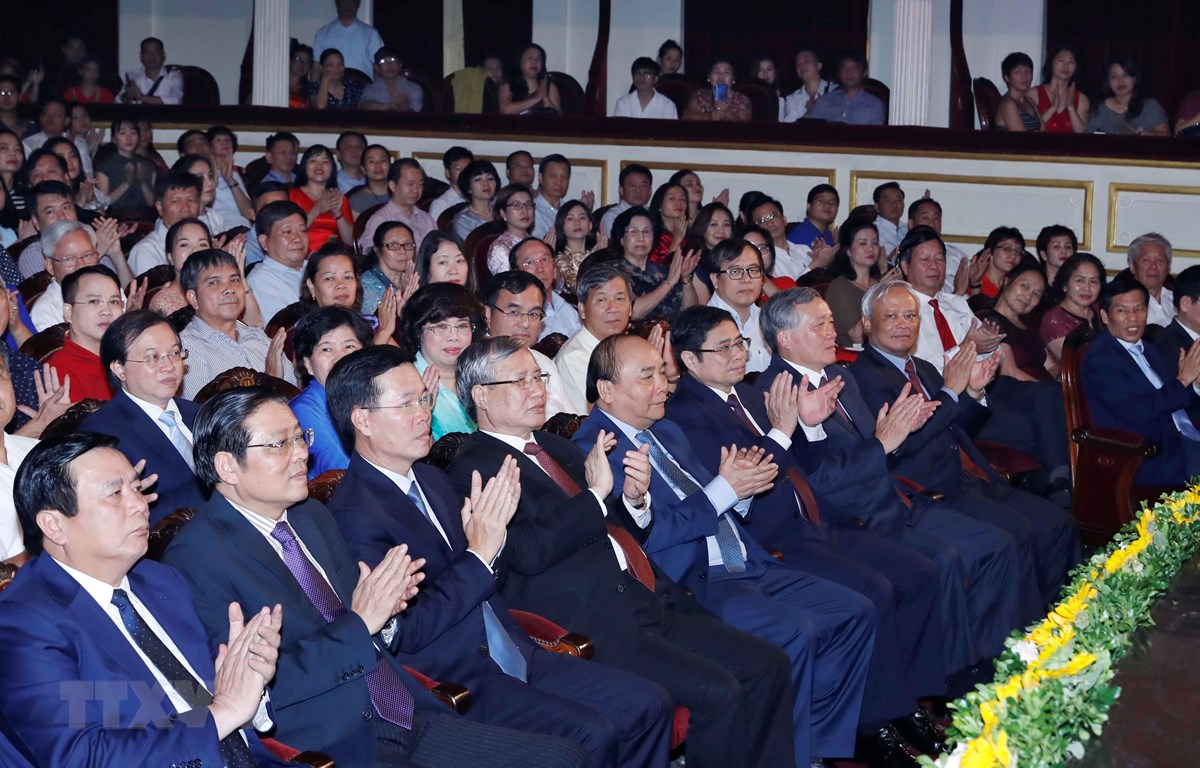 Xúc động chương trình nghệ thuật 'Lời Bác dặn trước lúc đi xa'